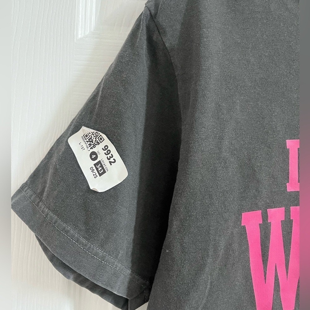 Comfort Colors In October We Wear Pink T Shirt Womens Large Gray Pink NWOT - Picture 8 of 11